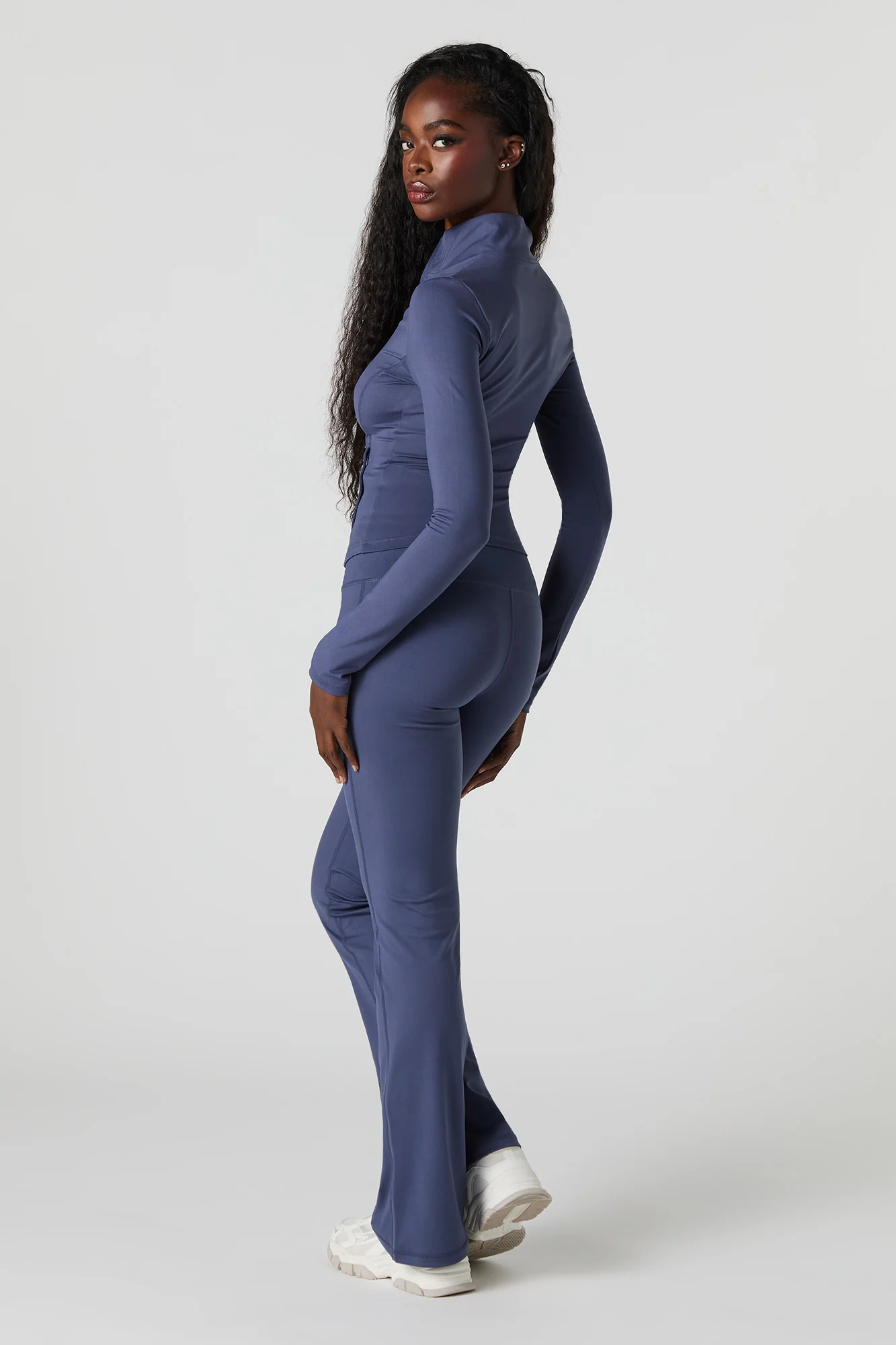 Pantalon à jambe évasée et poche arrière Active - Image 11