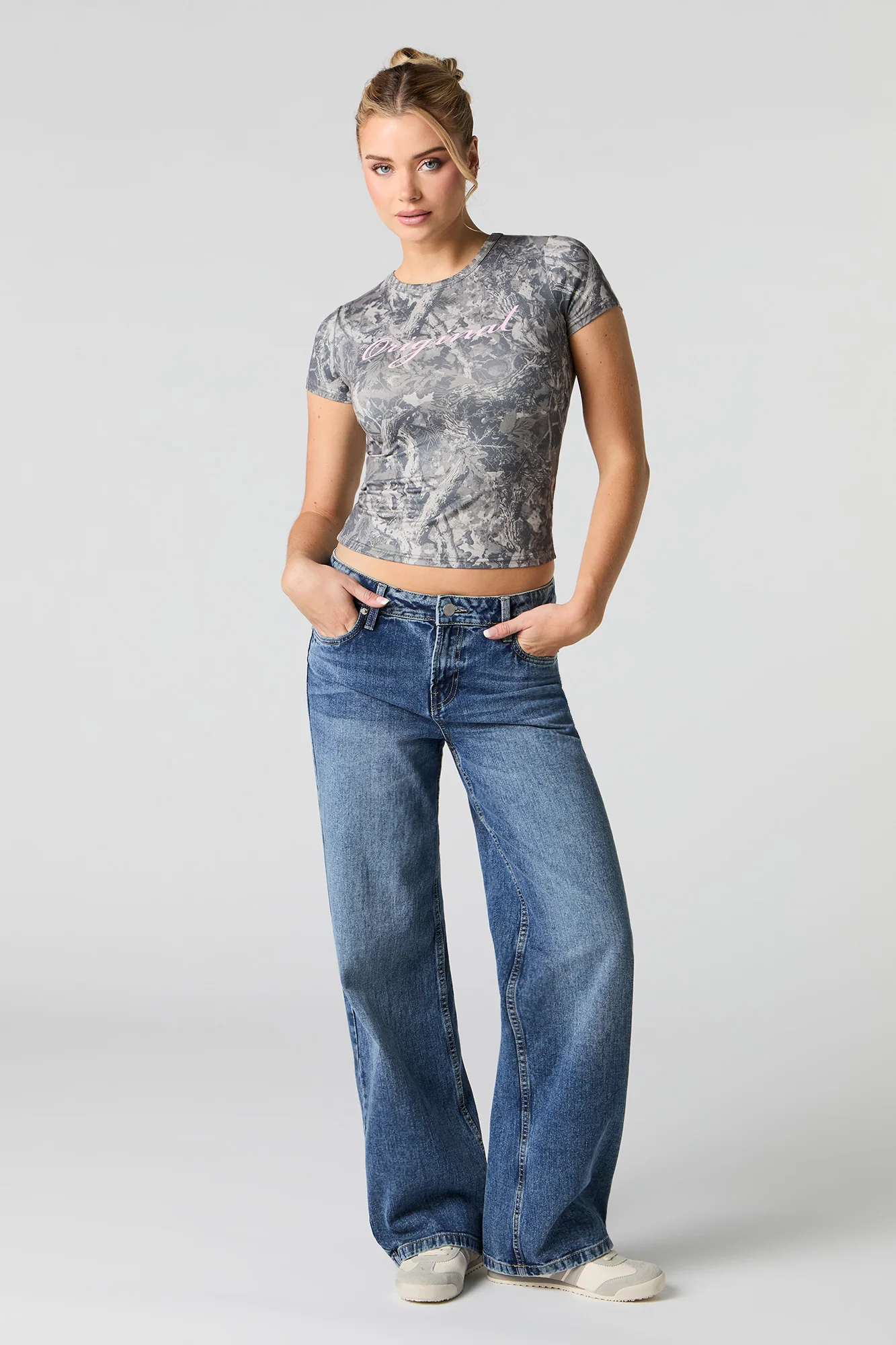 Graphic Printed Fitted T-Shirt - Image 7