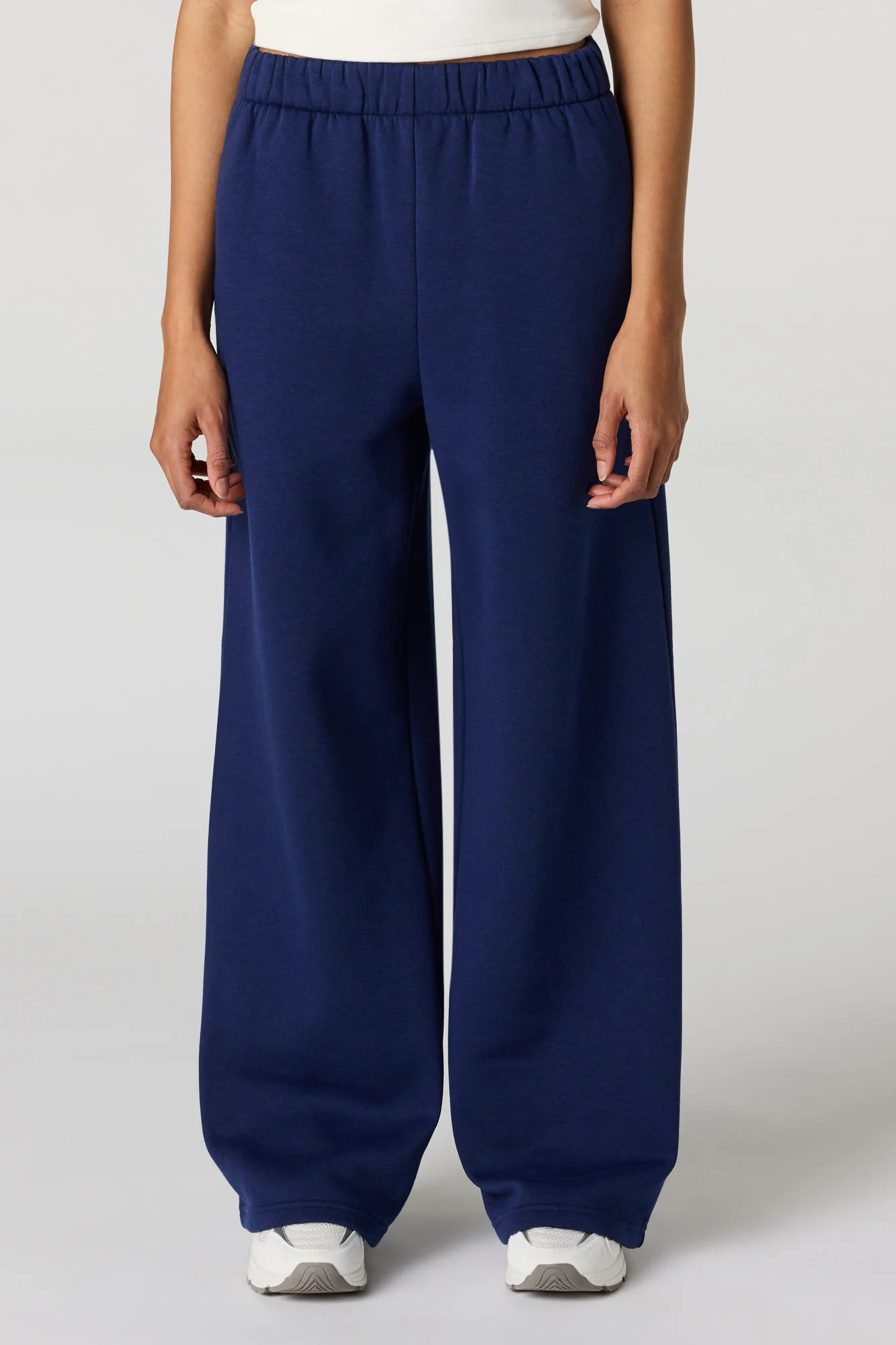 Classic Fleece Wide Leg Sweatpant - Image 11