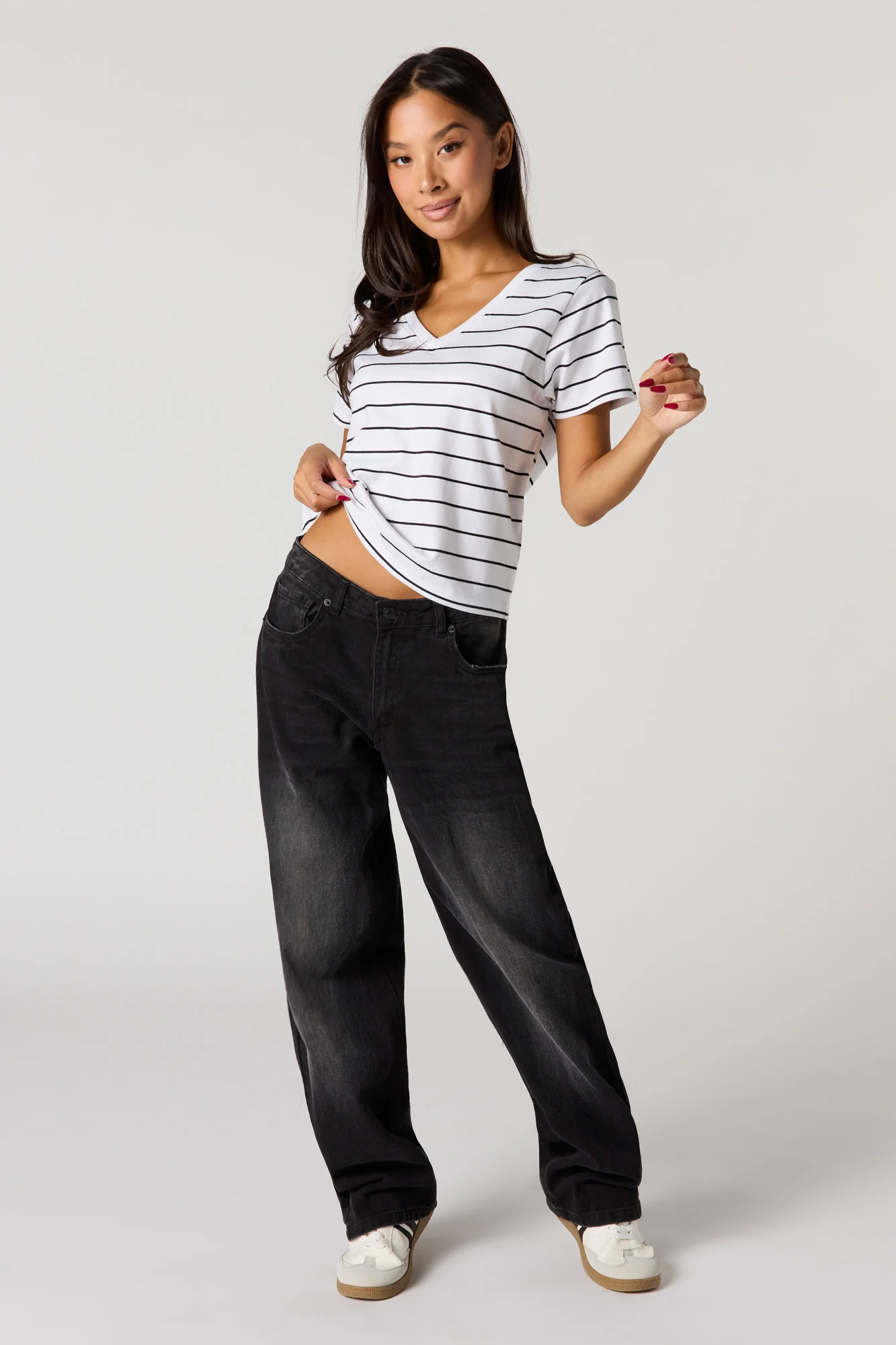 Relaxed V-Neck T-Shirt - Image 15