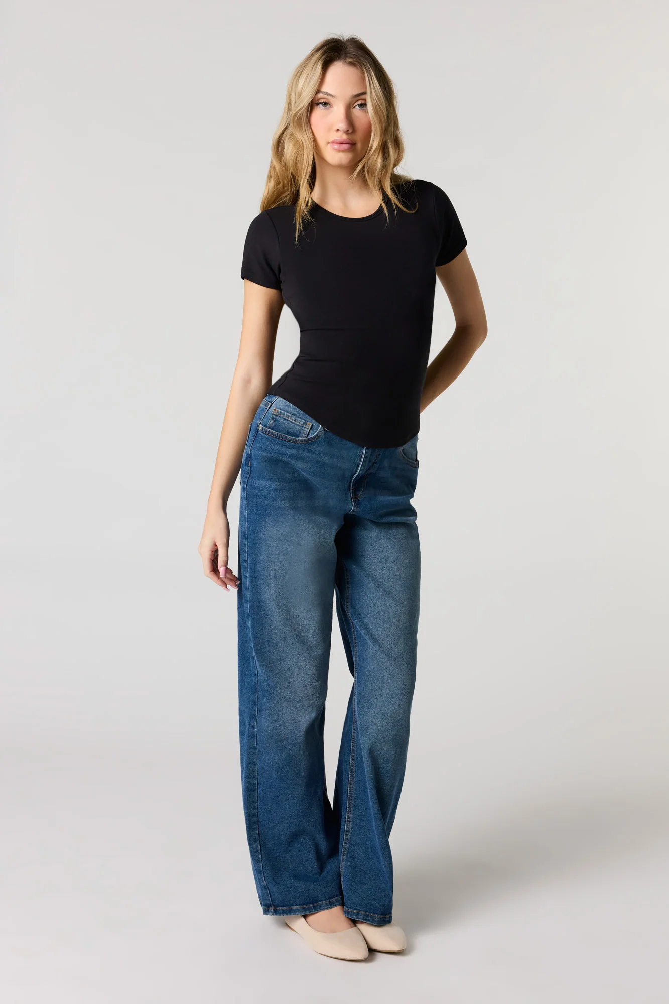 Ribbed Curved Hem T-Shirt - Image 6