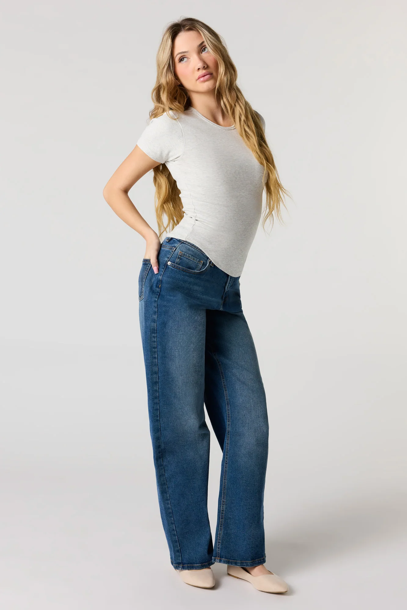 Ribbed Curved Hem T-Shirt - Image 9