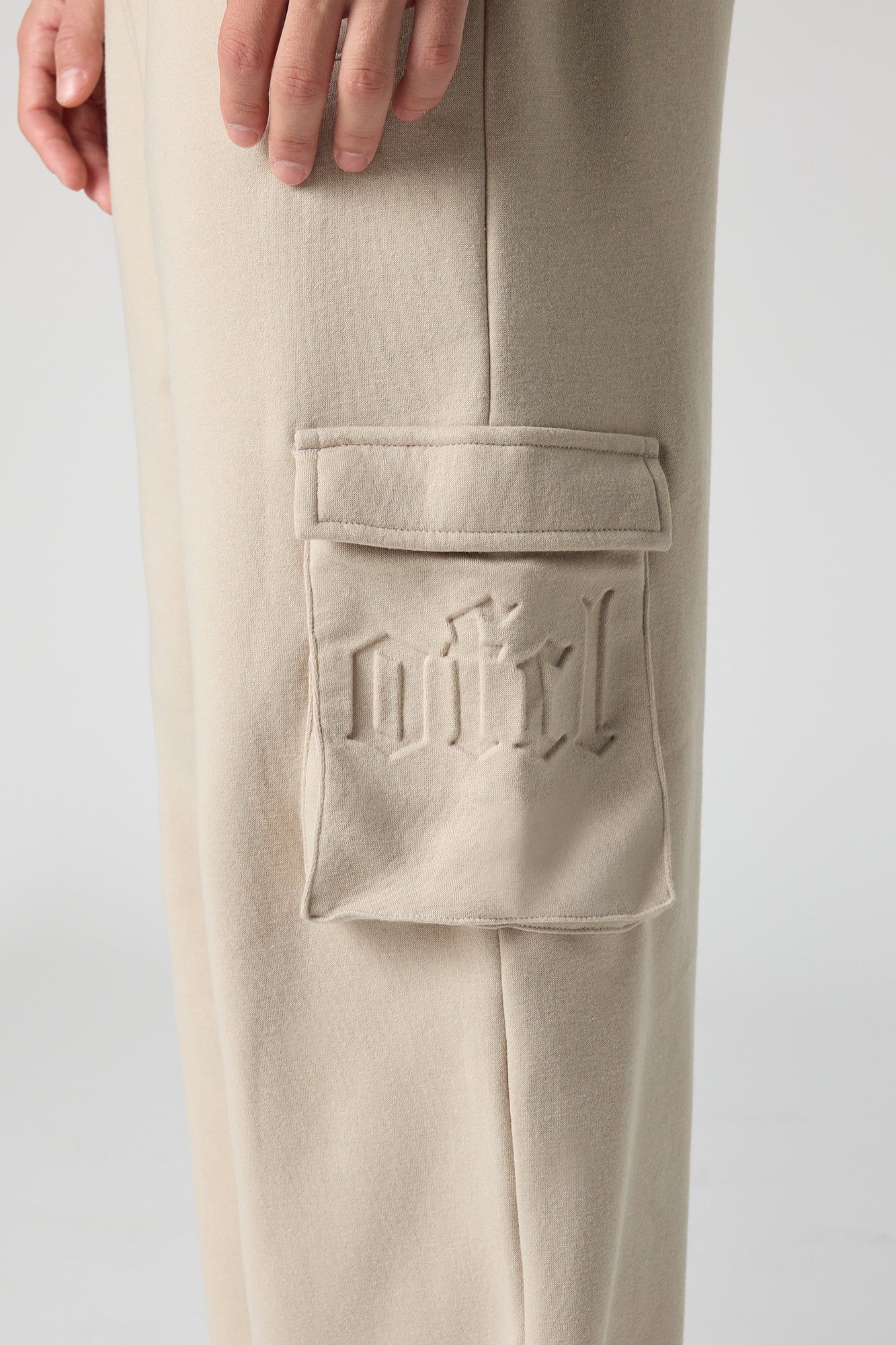 Embossed Pocket Cargo Baggy Fleece Sweatpant - Image 12