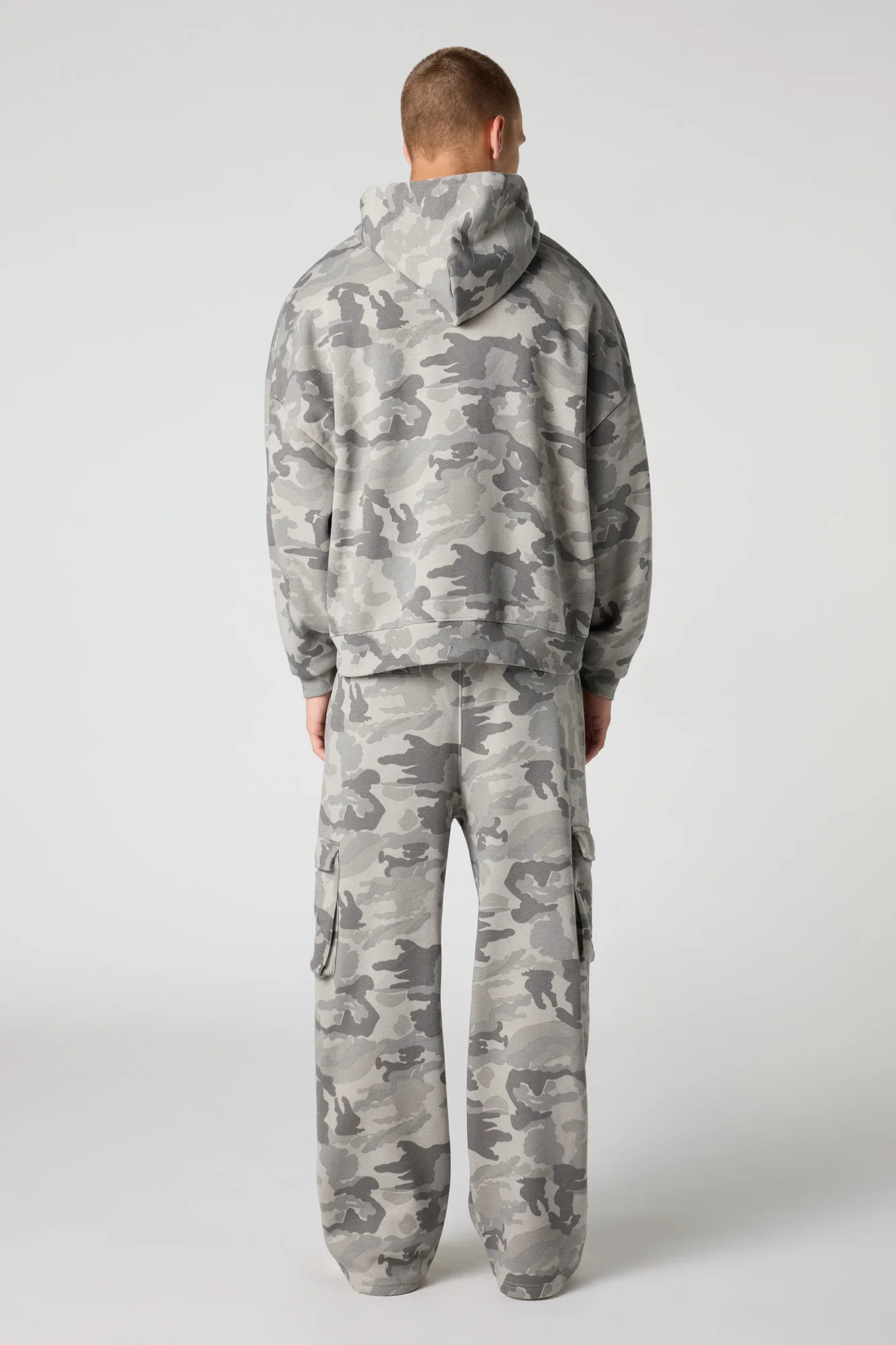 Embossed Pocket Cargo Baggy Fleece Sweatpant - Image 3