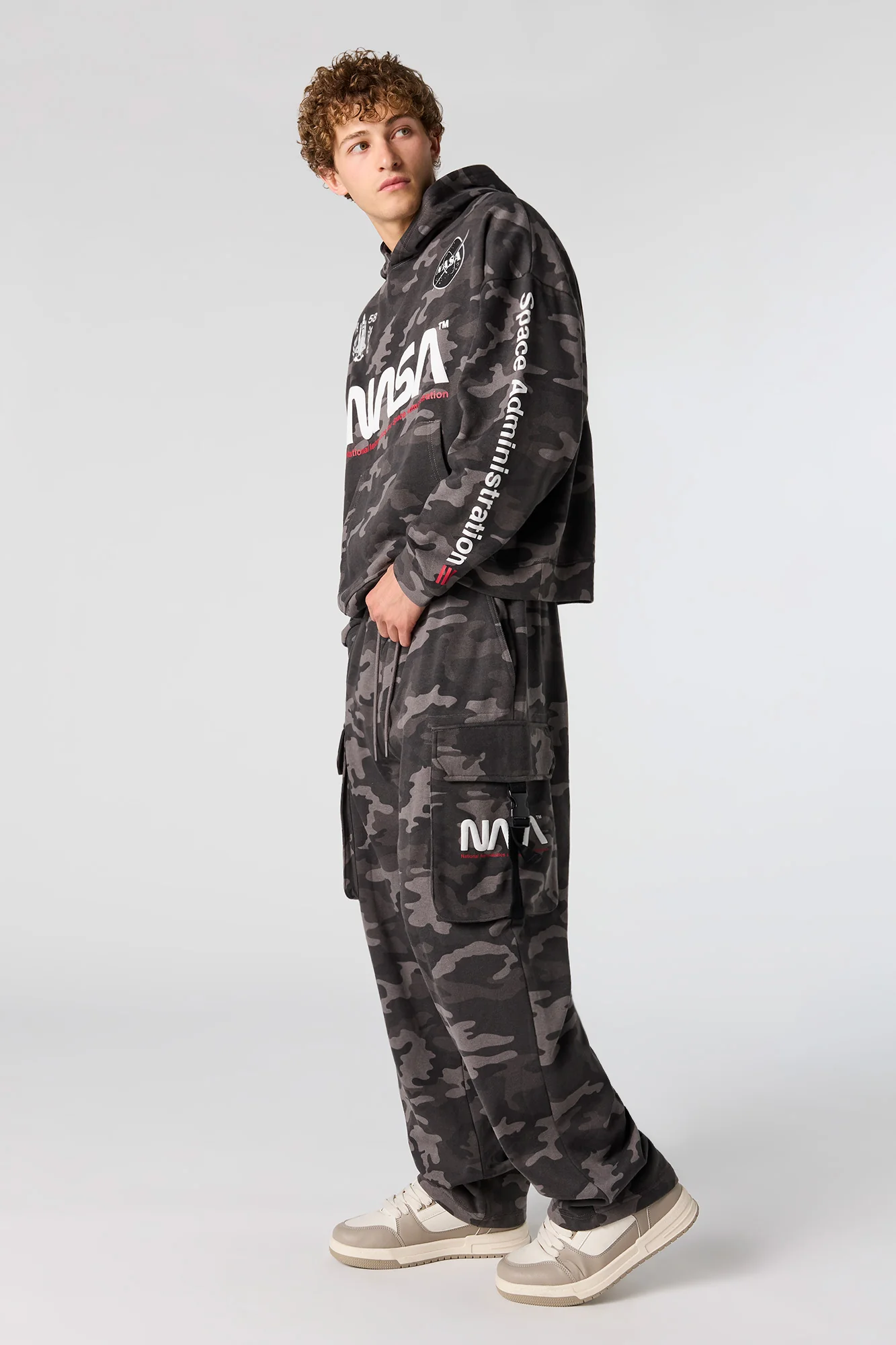 NASA Graphic Fleece Cargo Sweatpant - Image 2