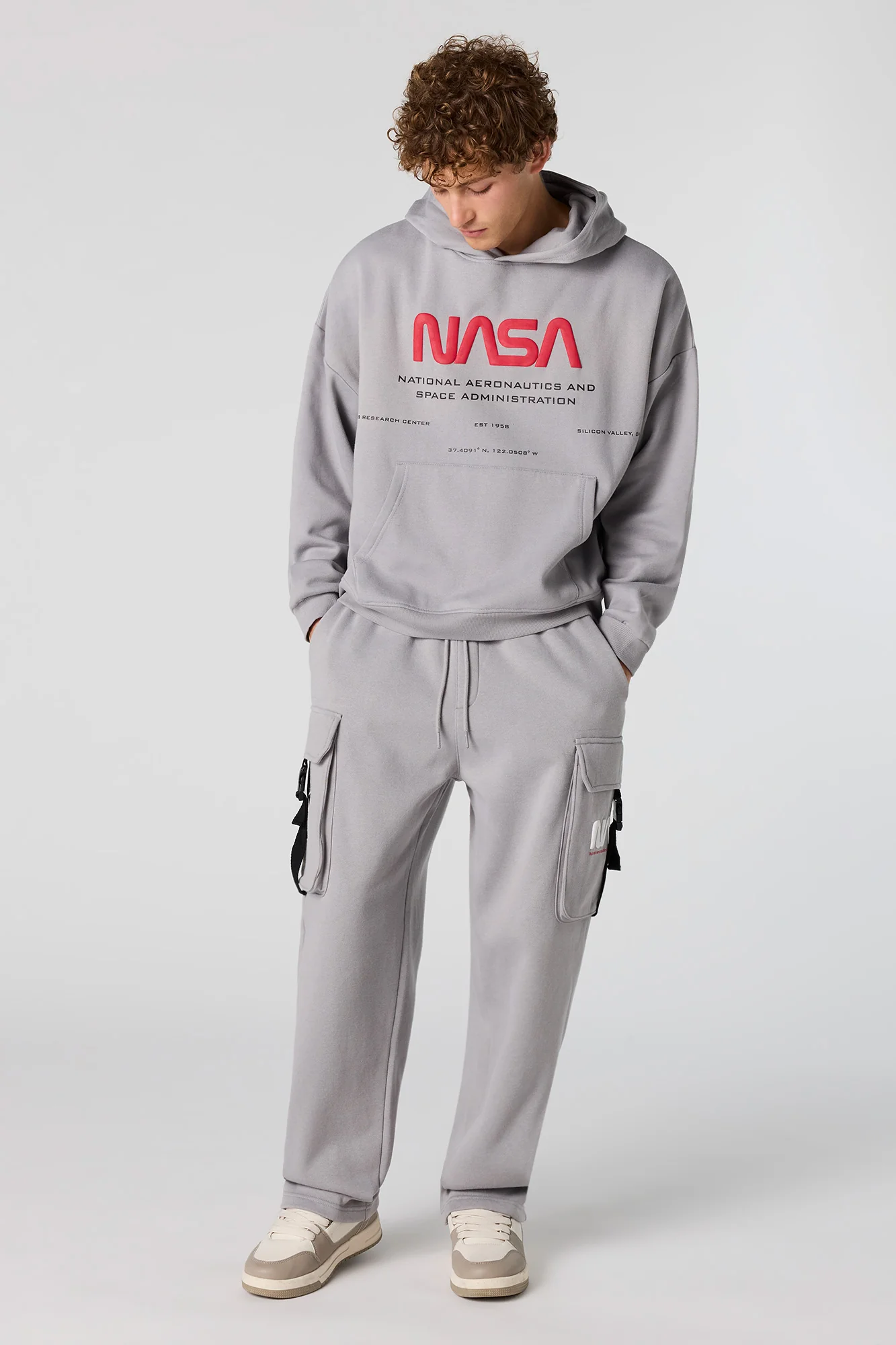 NASA Graphic Fleece Cargo Sweatpant - Image 5