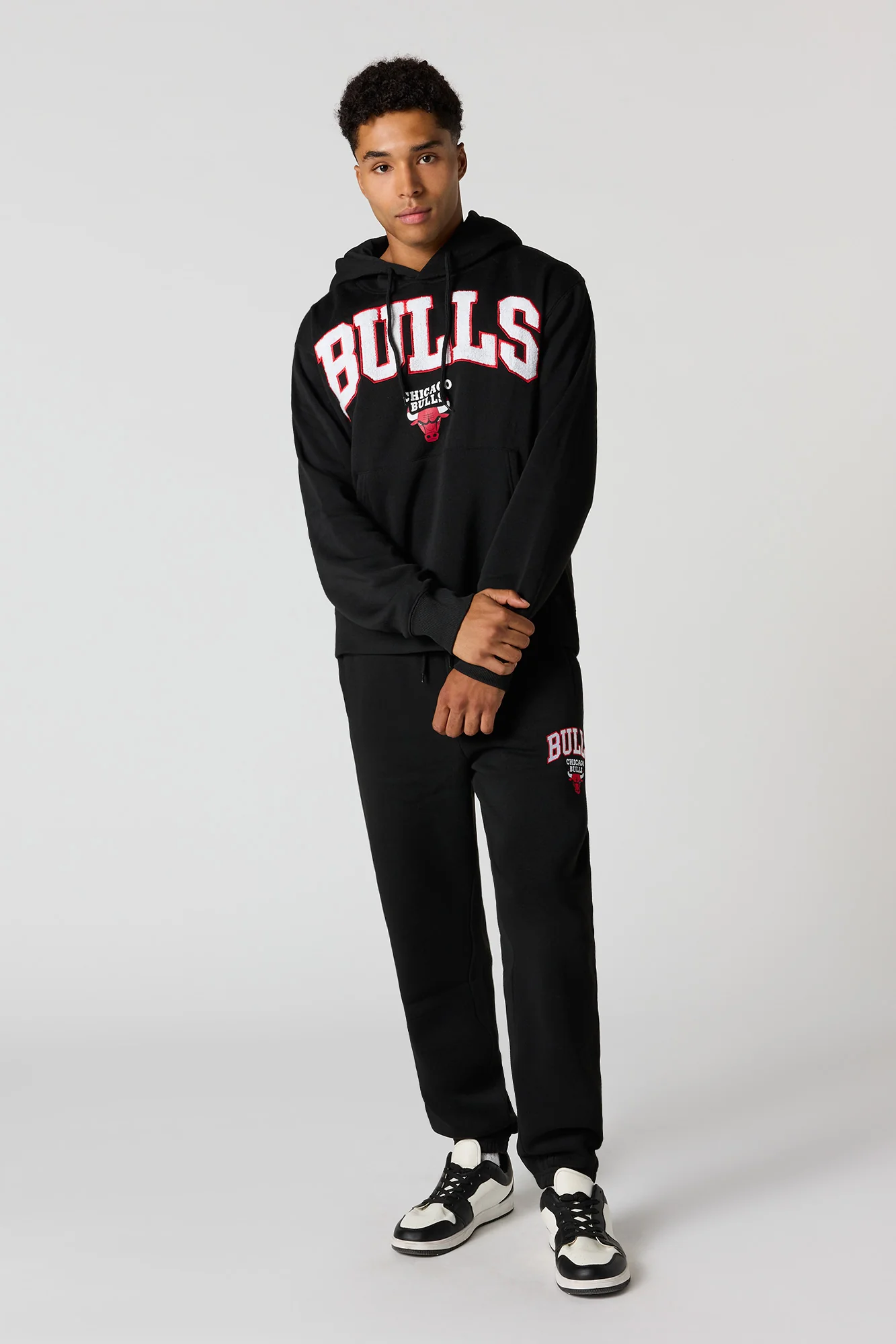 Chicago Bulls Embroidered Jogger - Image 6