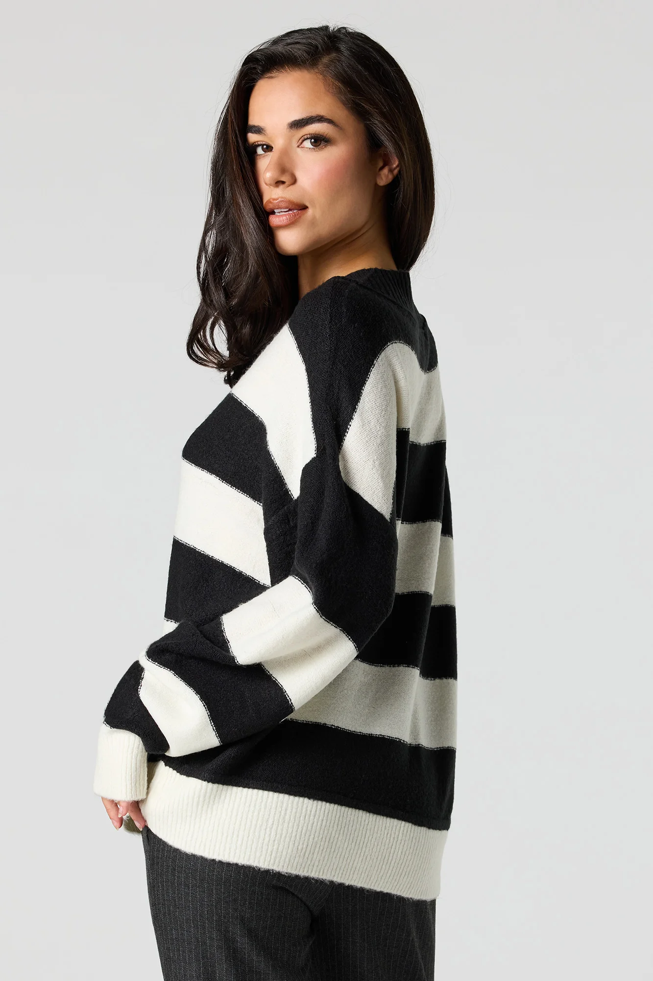Mossy Knit V-Neck Sweater - Image 22