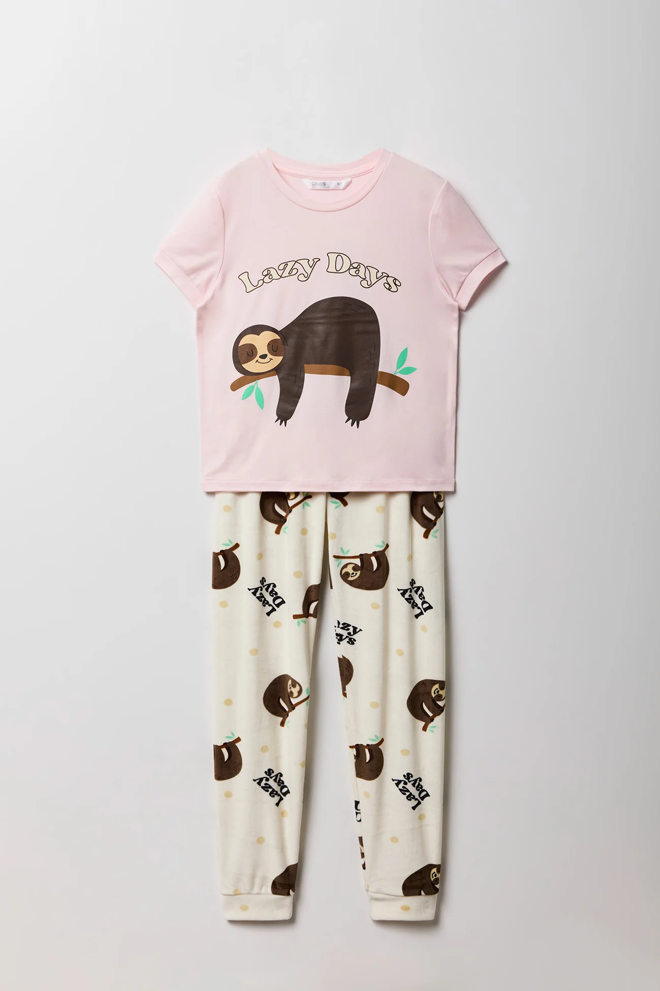 Girls Cute Graphic T-Shirt & Printed Velour Pajama Set - Image 16