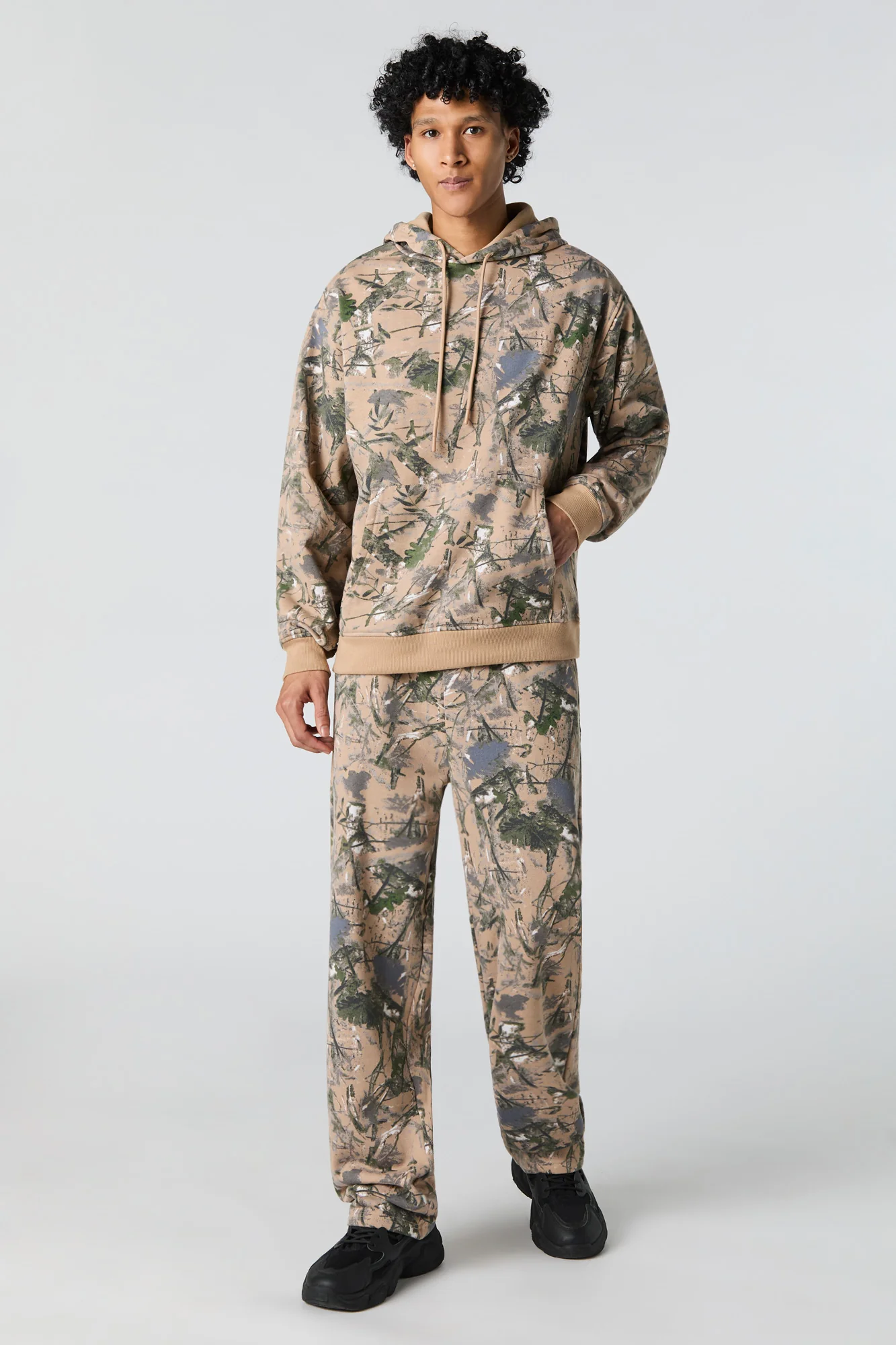 Haut à capuchon en molleton à imprimé camouflage - Image 9