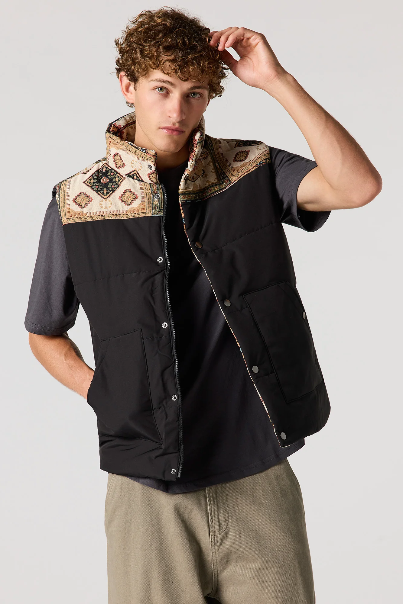 Veste avec liséré tapisserie